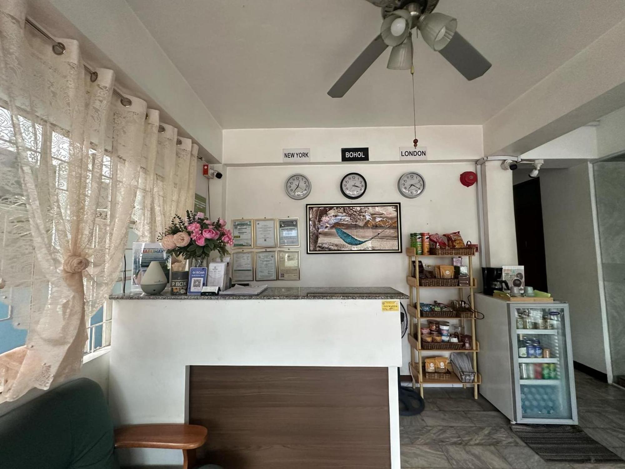Brielles Travellers Inn Tagbilaran City Exterior photo